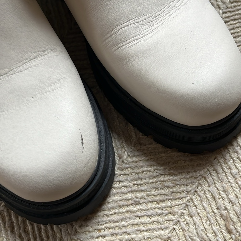 White lug boots - Picture 2 of 2